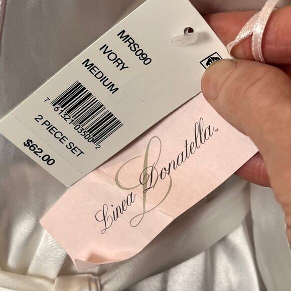 Linea Donatella Ivory 2 Pc Short Chemise & Embroidered Mrs. Robe Set Medium NWT - Picture 9 of 13